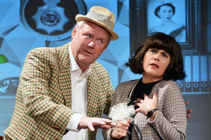 © Contra-Kreis-Theater - Der Mönch mit der Klatsche