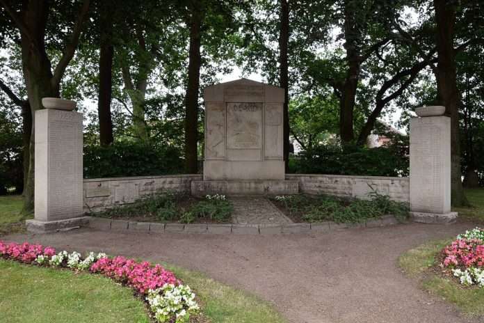 © Hydro bei Wikipedia, CC BY-SA 4.0, Link- Soldatendenkmal Immensen