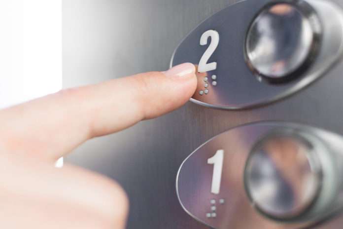 © Bild von freepik - Aufzug Button